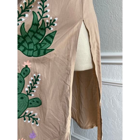 Embroidered Cactus Long Lace Kimono - Picture 6 of 9